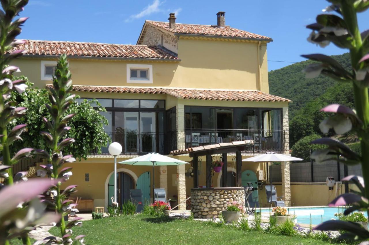 Au Grand Bonheur Bed & Breakfast Besseges Exterior photo