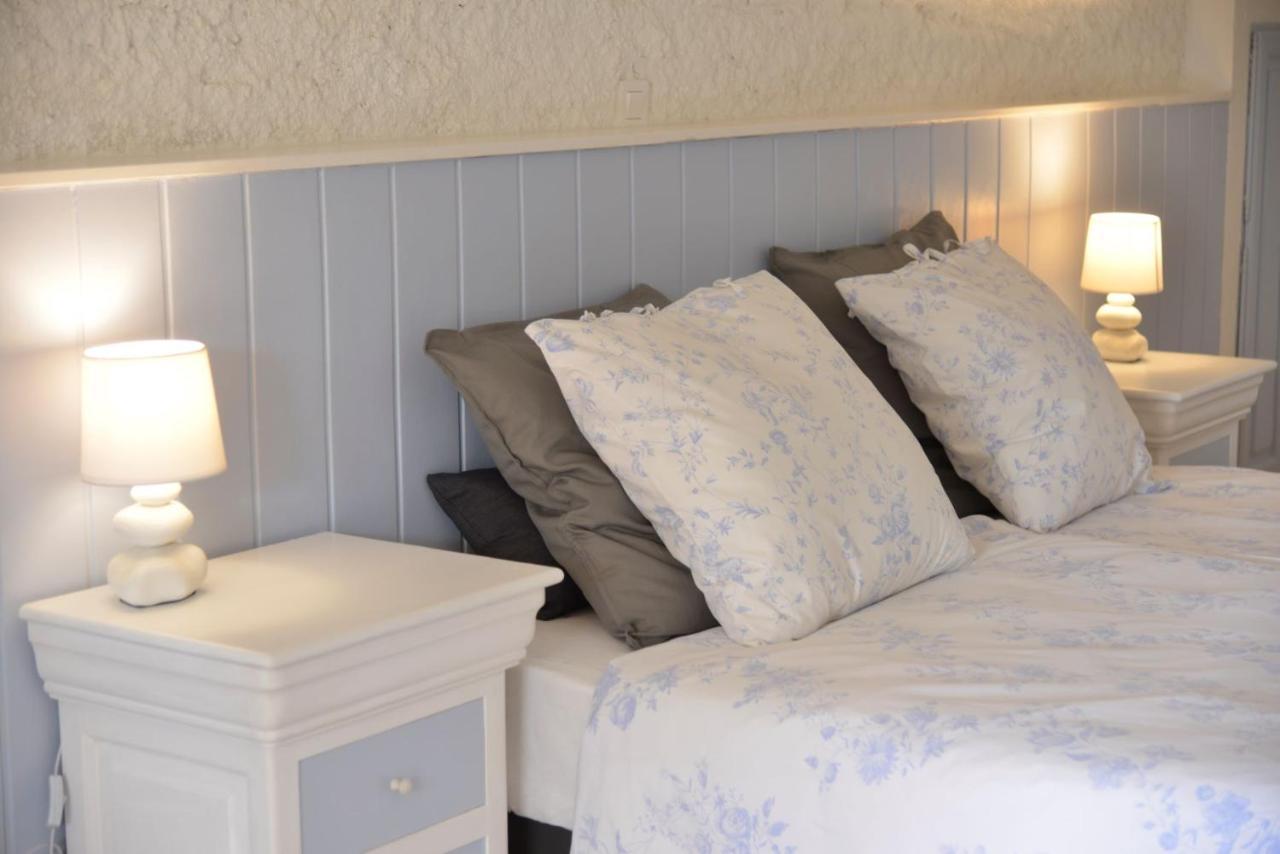 Au Grand Bonheur Bed & Breakfast Besseges Exterior photo