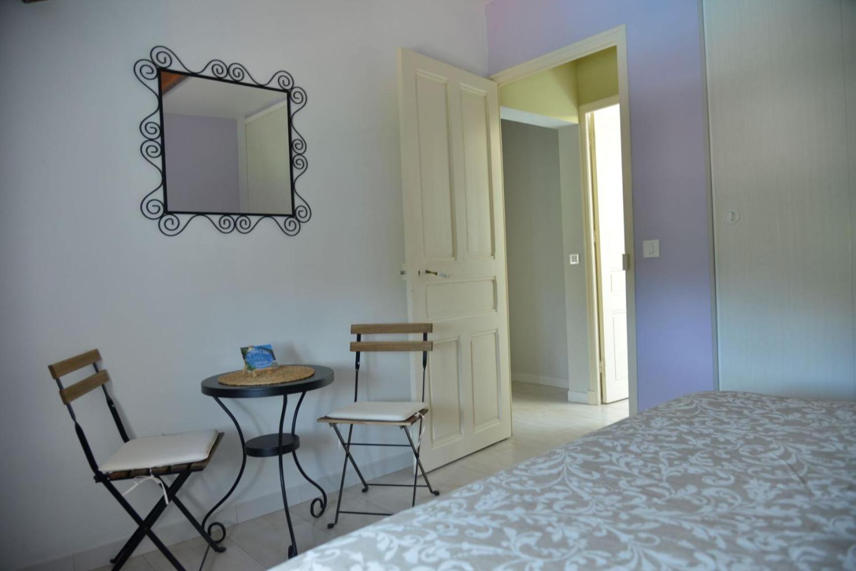 Au Grand Bonheur Bed & Breakfast Besseges Exterior photo