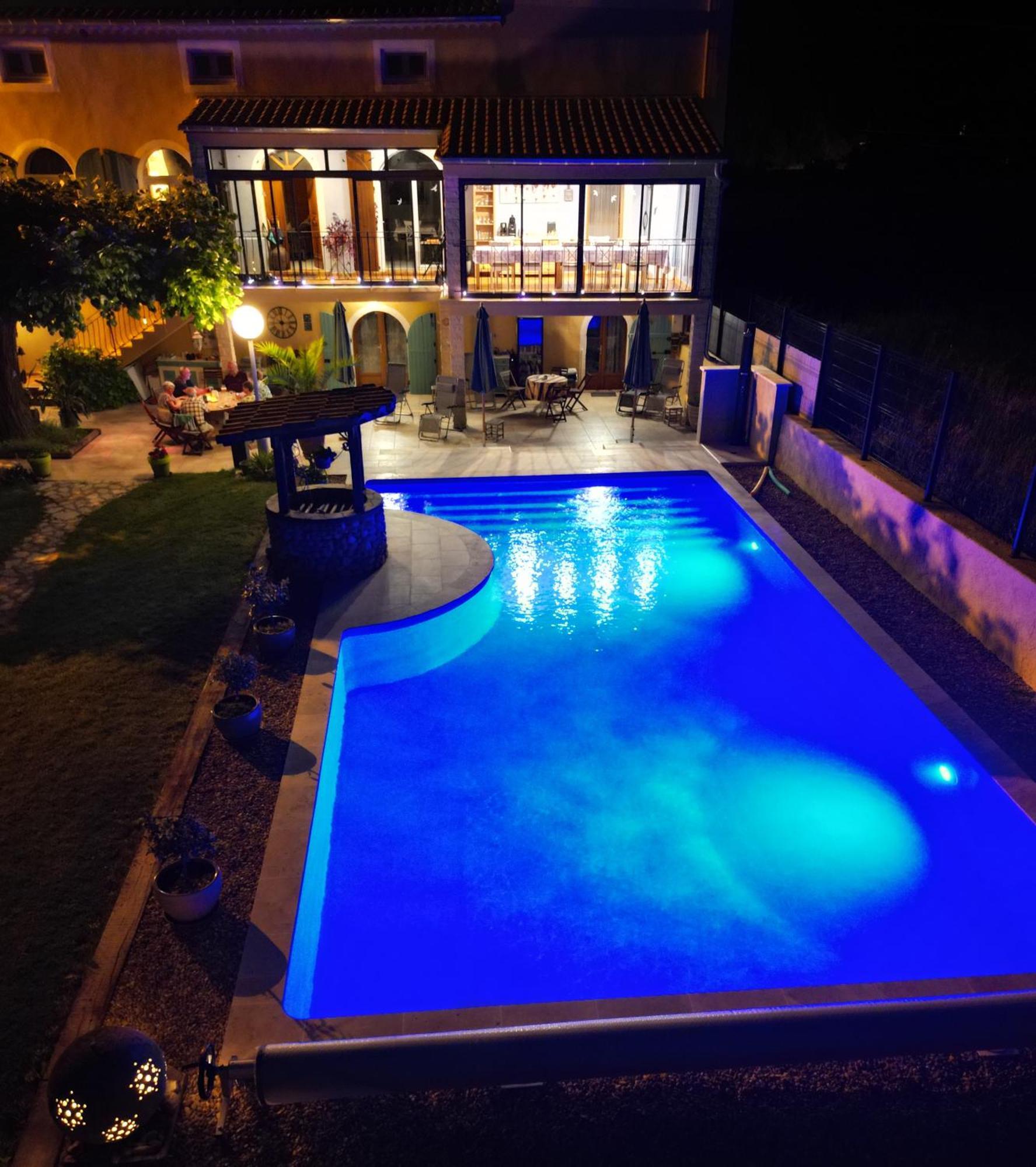 Au Grand Bonheur Bed & Breakfast Besseges Exterior photo